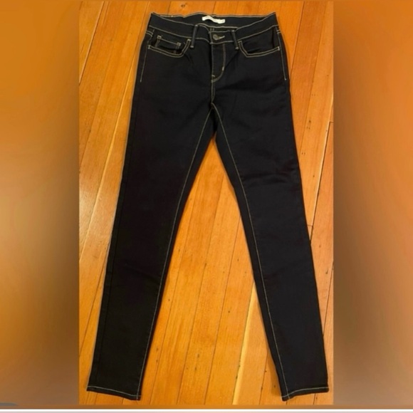 Levi's 710 Super Skinny Navy Blue Jeans. Stretch. Size 28
PERFECT CONDITION! - Picture 5 of 8
